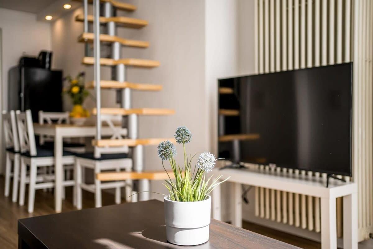 Industrial Loft In Berlin Mitte Appartement Buitenkant foto